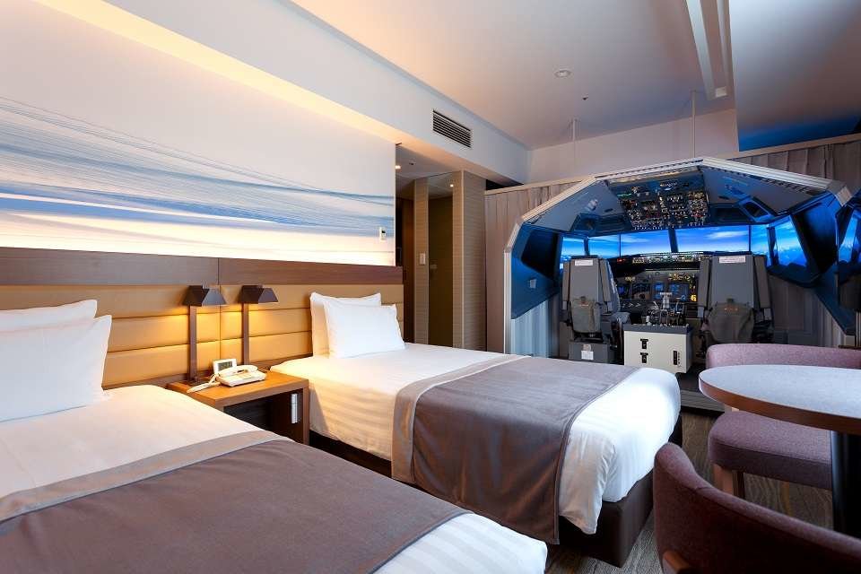 Tokyo Hotel Now Offers "Superior Cockpit Room" with Full Sized Flight Simulator