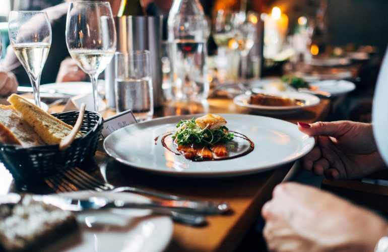 Compelling Reasons To Setup a Virtual Tour Restaurant